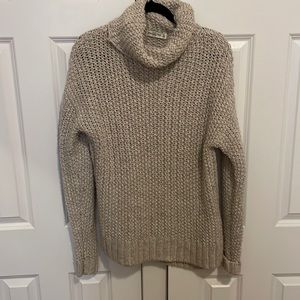 Abercrombie & Fitch Sweater